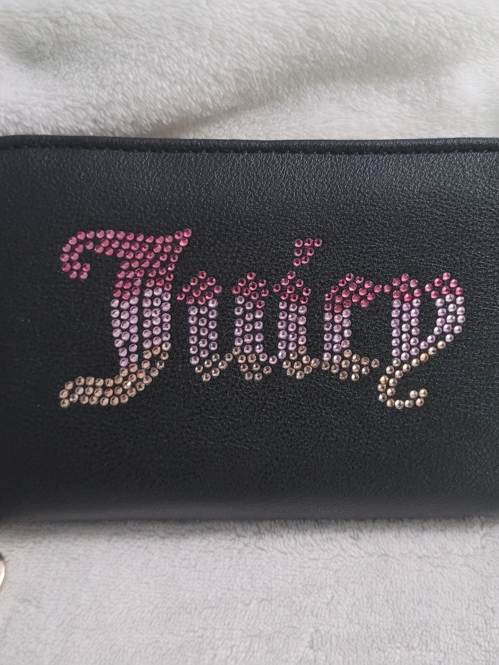 Juicy Couture Black Rhinestone Ombre Logo Bifold Zip Around Wallet Heart Charm